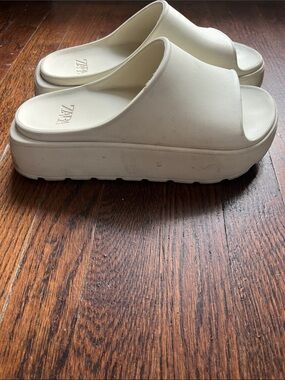 Zara White Platform Slide Mules